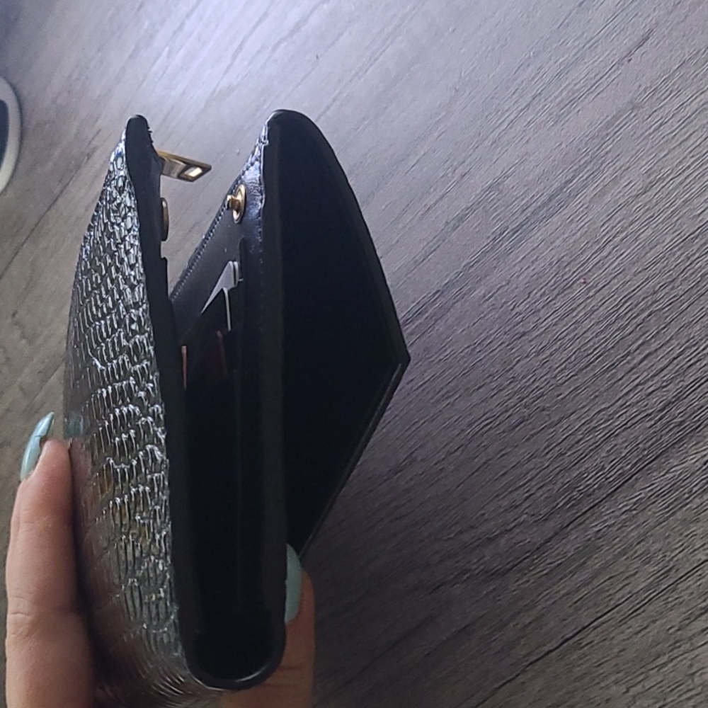 YSL wallet with added chains - Picture 7 of 15